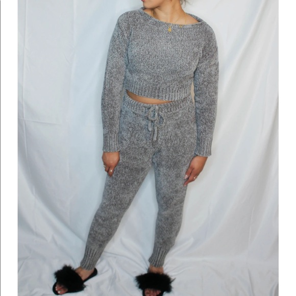 LOUNGE SET - Picture 1 of 2